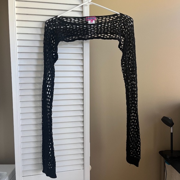 Edikted Crochet Shrug Sleeve Top - Picture 2 of 4